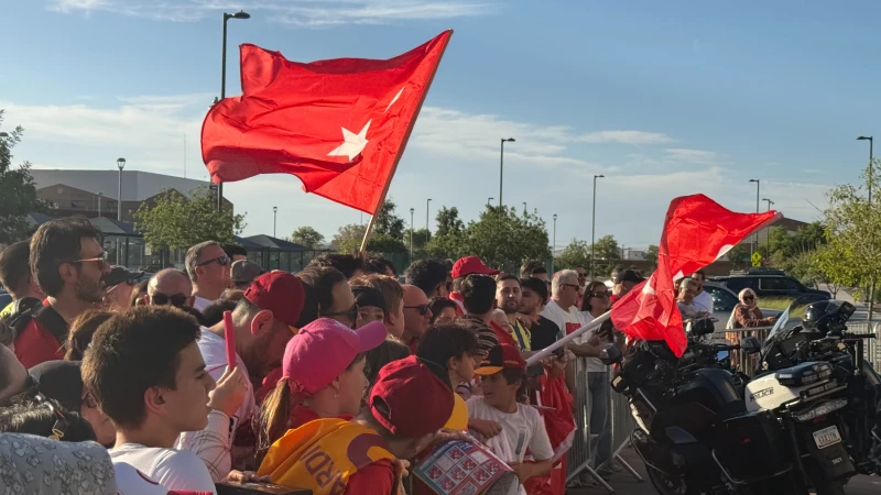 Millilere Arizona'da coşkulu karşılama