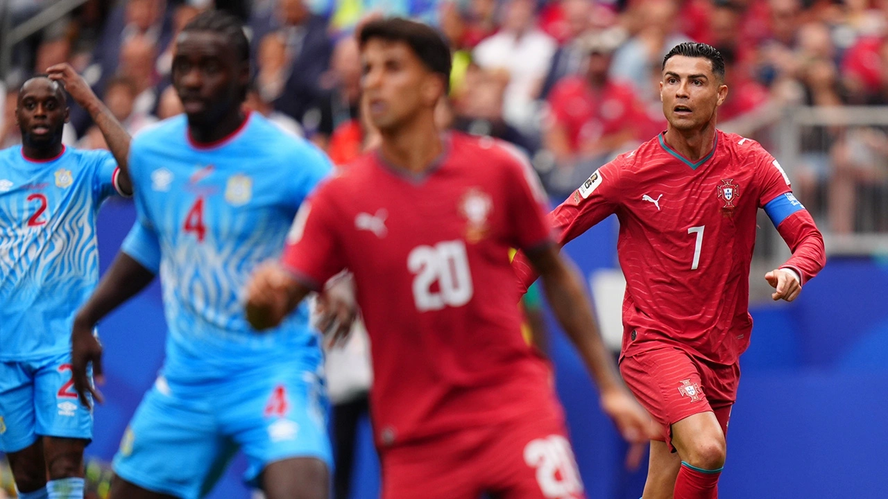 Ronaldo ilk maçtan çok sinirlendi: Maç ortasında takım arkadaşıyla tartıştı