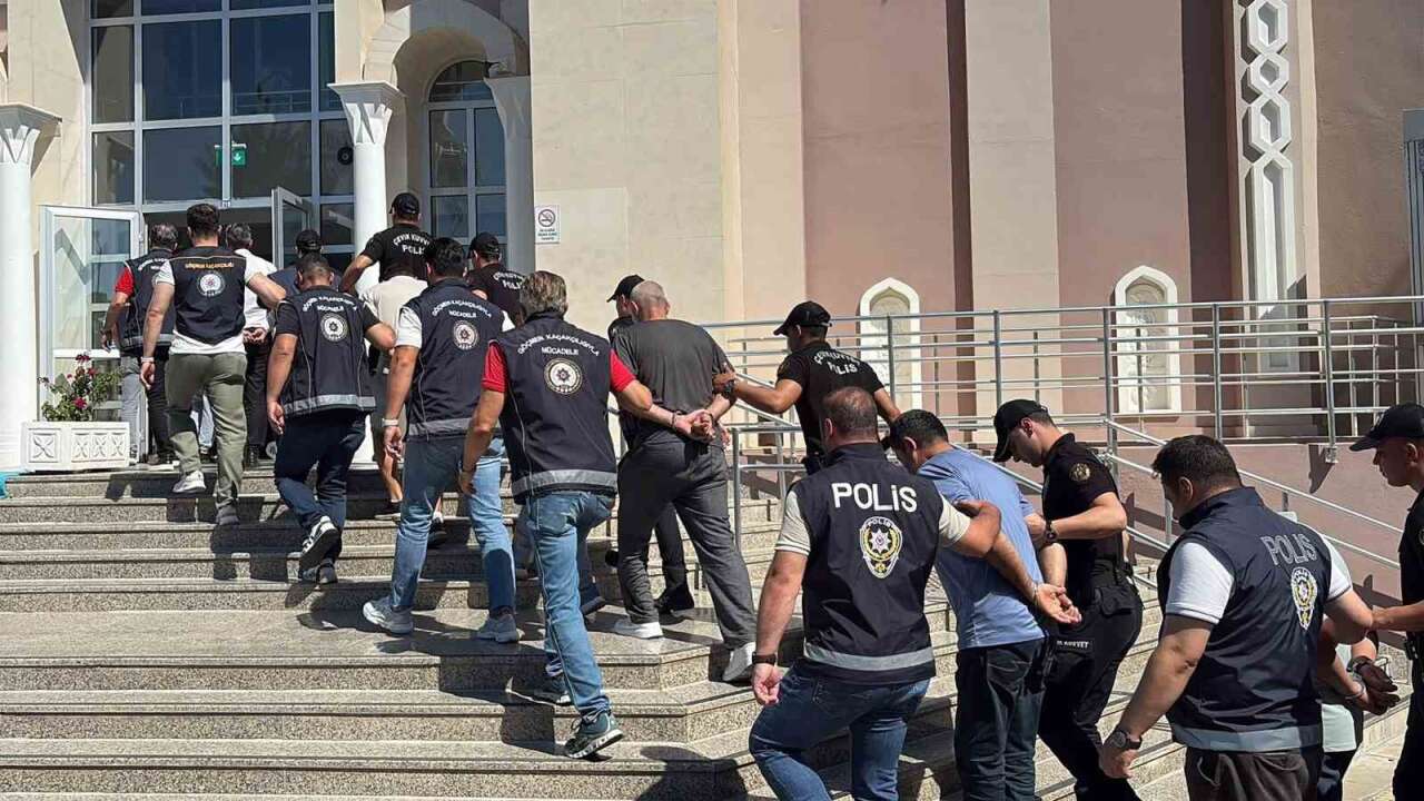 Muğla'daki büyük operasyonda 26 göçmen kaçakçısı tutuklandı