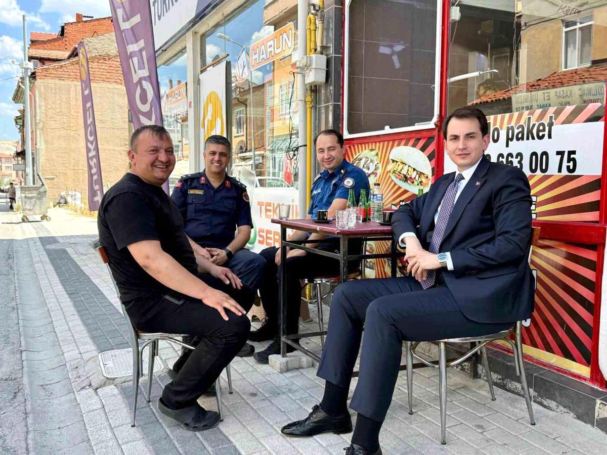 Hisarcık Kaymakamı Atam, esnaf ve vatandaşlarla buluştu