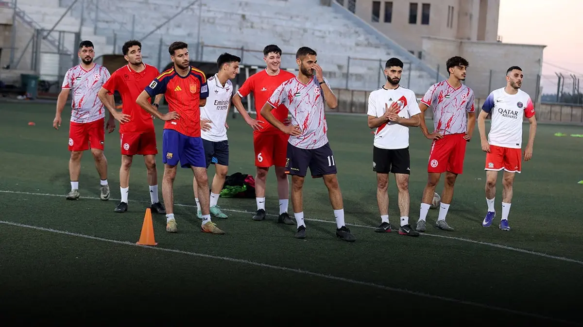 Filistinli futbolcular sahalara döndü: Batı Şeria'da lig öncesi idman heyecanı