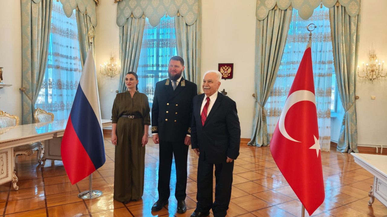 Doğu Perinçek Rus Günü'ne Katıldı