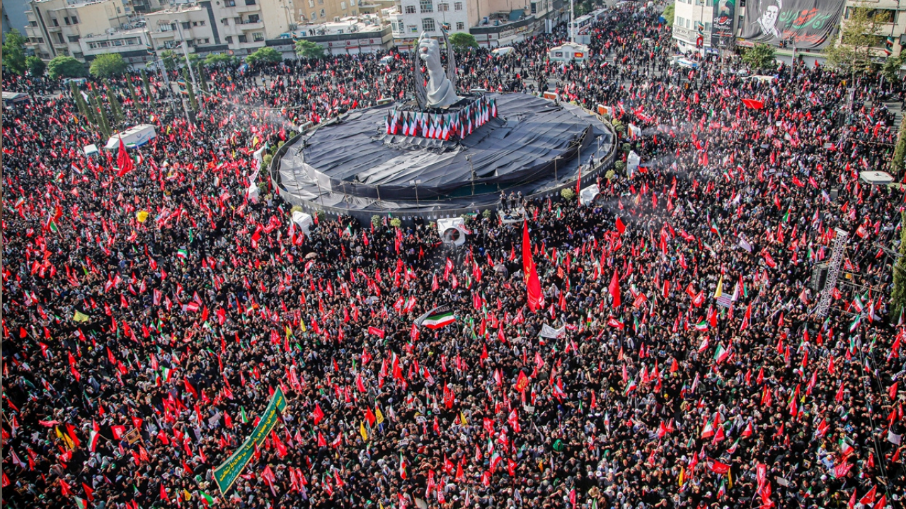 Hamaney'in cenazesi: İran, savaş sonrası stratejisini vitrine çıkardı