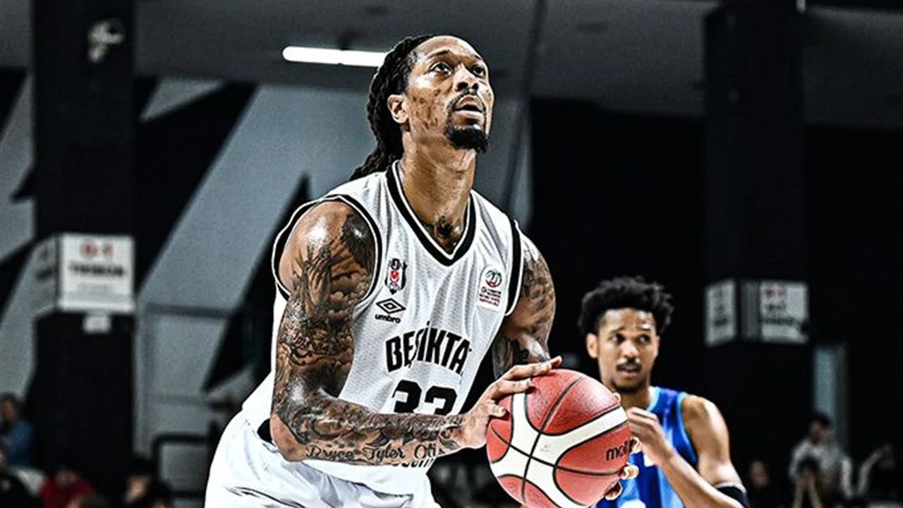 Trabzonspor eski Beşiktaşlı Emanuel Terry'yi transfer etti