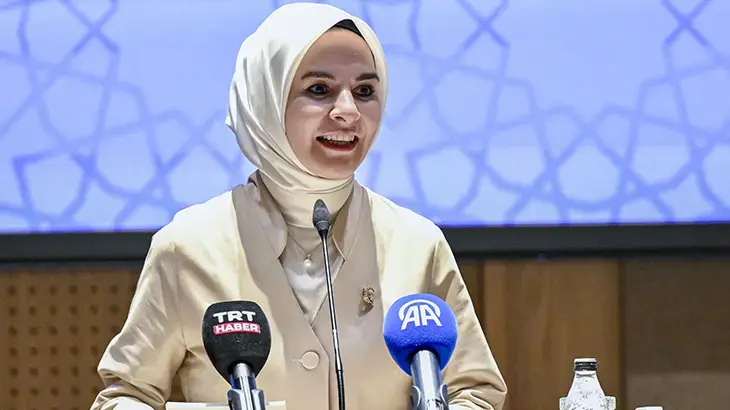 Bakan Göktaş, "Evlenecek Gençlerin Desteklenmesi Projesi Evlilik Öncesi Eğitim Programı"nda konuştu