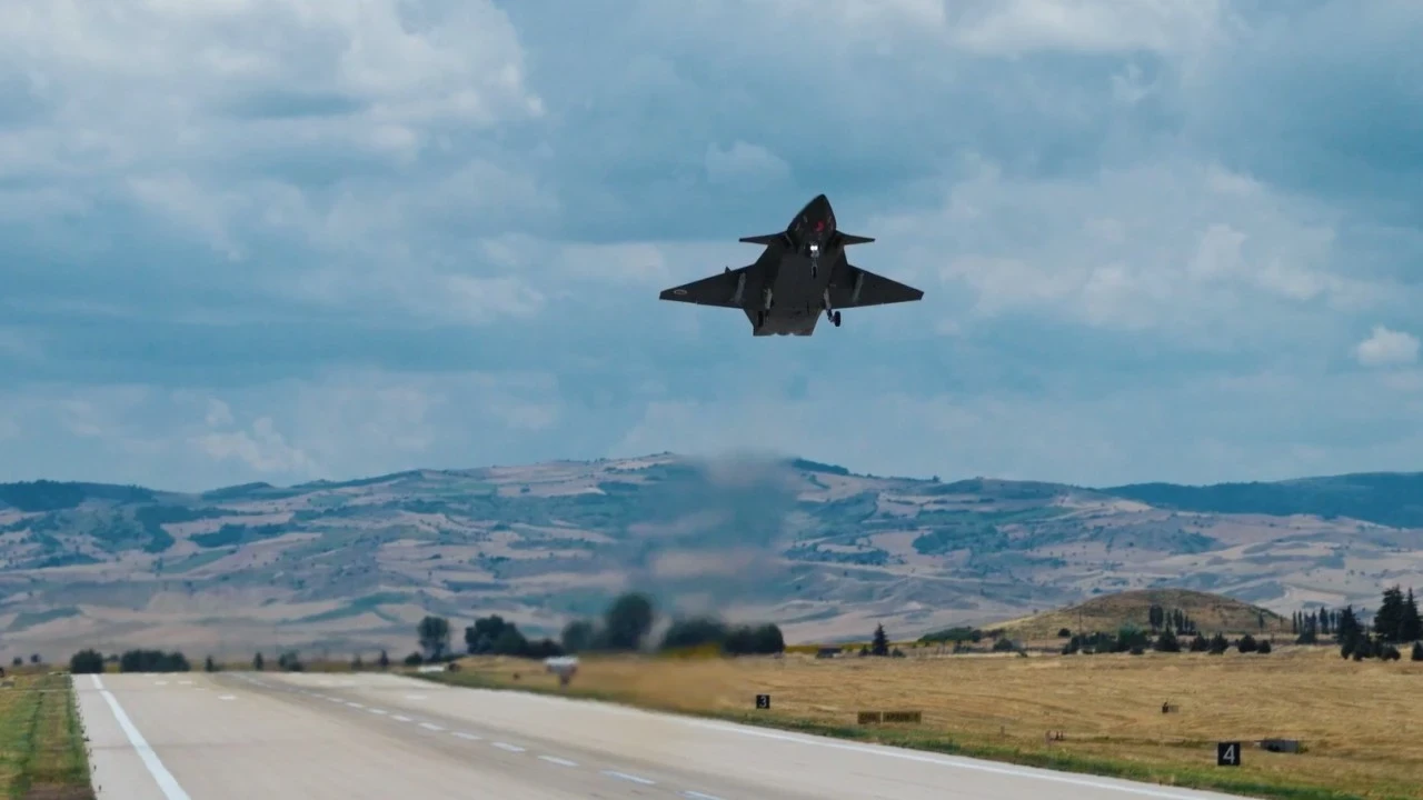 Kızılelma'dan tarihi başarı! İlk kez ateşlendi: 120 kilometre öteden tam isabet!