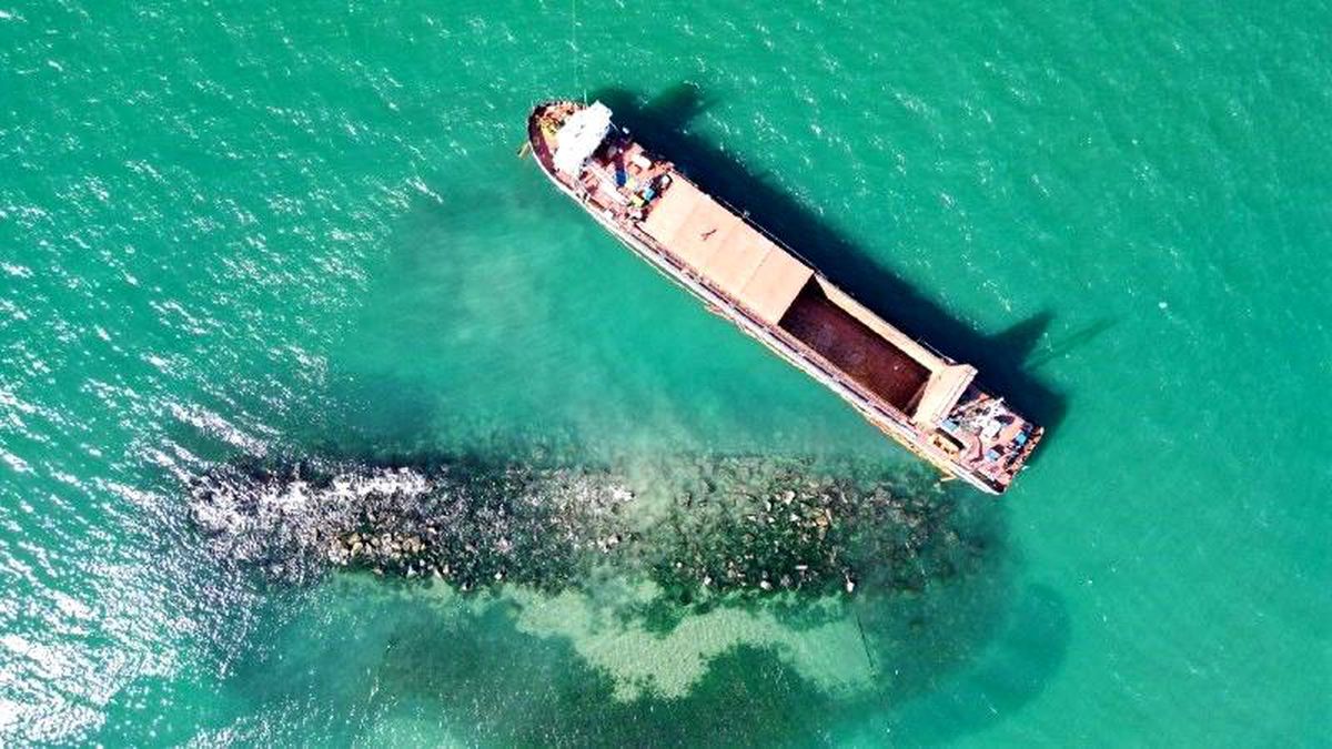 Karasu'da karaya oturan gemi yaklaşık 71 günün sonunda kurtarıldı