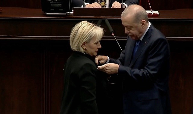 CHP'den istifa eden İstanbul Milletvekili Nimet Özdemir, Ak Parti Grup Toplantısı'na katıldı....