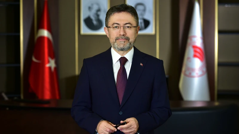 Bakan Yumaklı'dan Türkiye'ye çağrı: Çölleşmeye karşı seferberlik başlatıldı