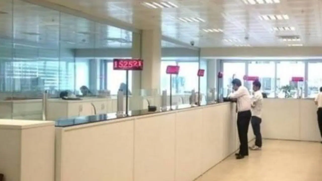 Yarın bankalar açık mı, saat kaça kadar açık? 15 Temmuz Çarşamba günü bankalar açık mı?