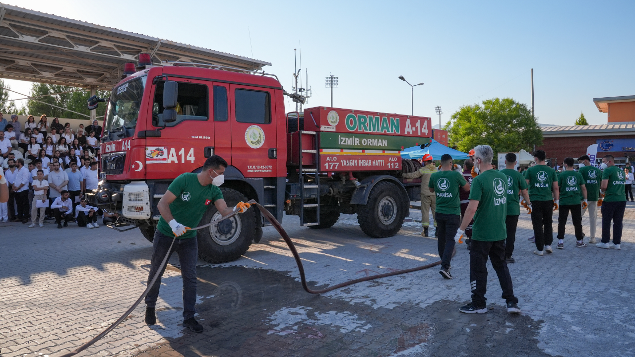İzmir'de Ülkü Ocakları tarafından "Orman Yangınlarıyla Mücadele Tatbikatı" düzenlendi