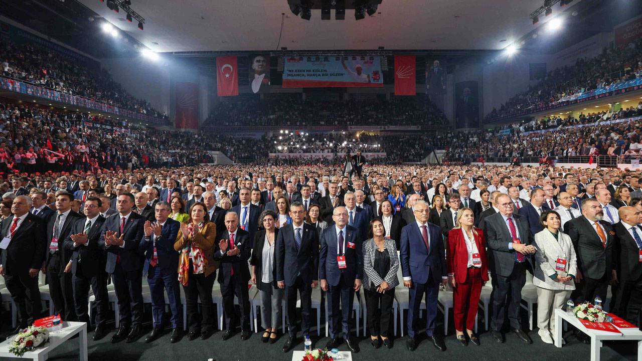 Request for a congress from CHP delegates: Signatures delivered to CHP Headquarters