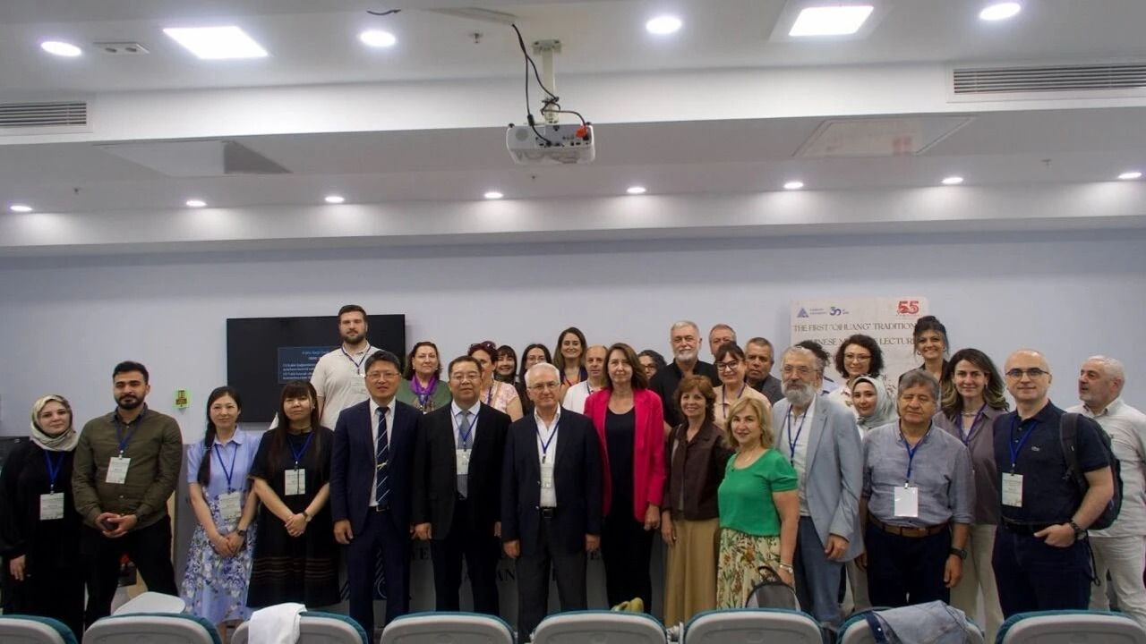 İlk "Qi Huang" Geleneksel Çin Tıbbı Semineri İstanbul'da düzenlendi