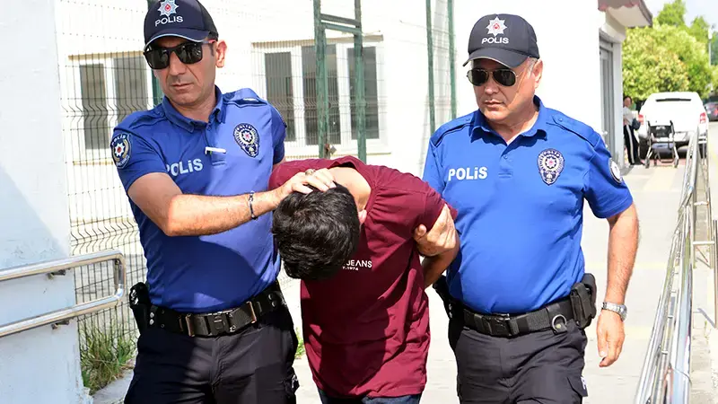 Dolmuşla duvara çarpan şoför, gece sevgilisiyle tartıştığı için uykusuz kalmış