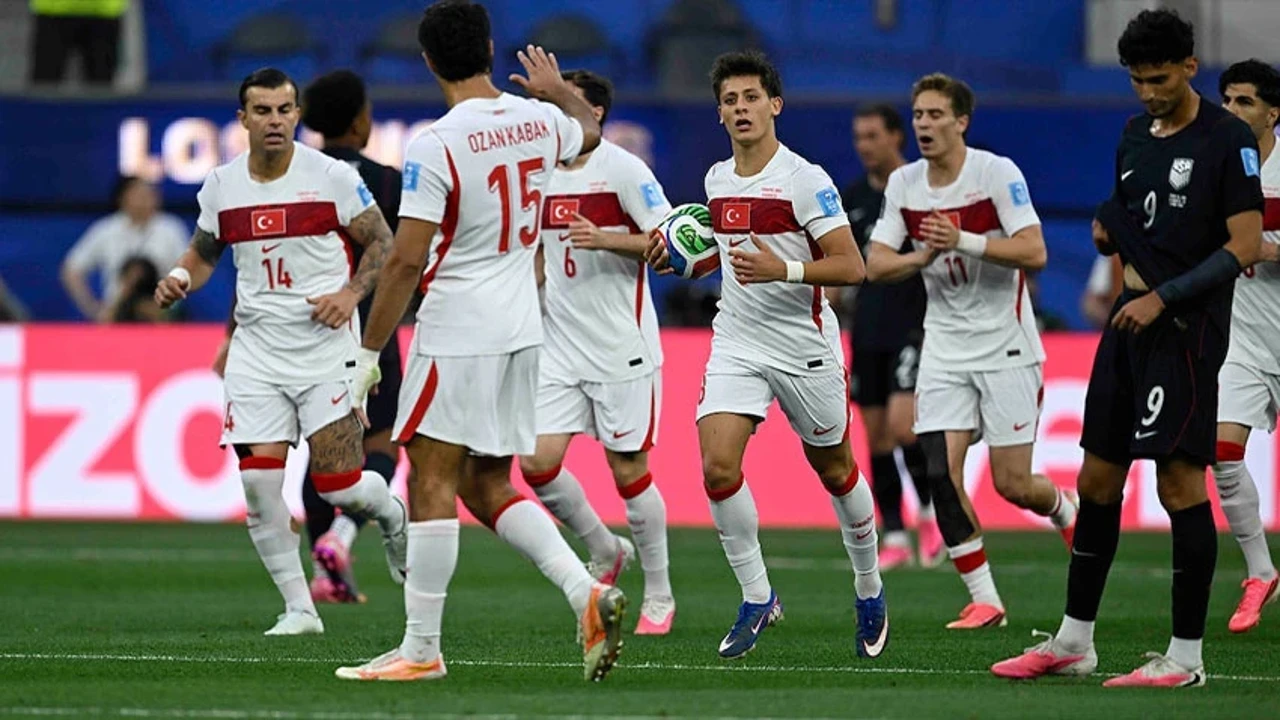 Sinan Akçıl'dan 'Milli Takım marşı' itirafı: İki futbolcu engel olmuş!