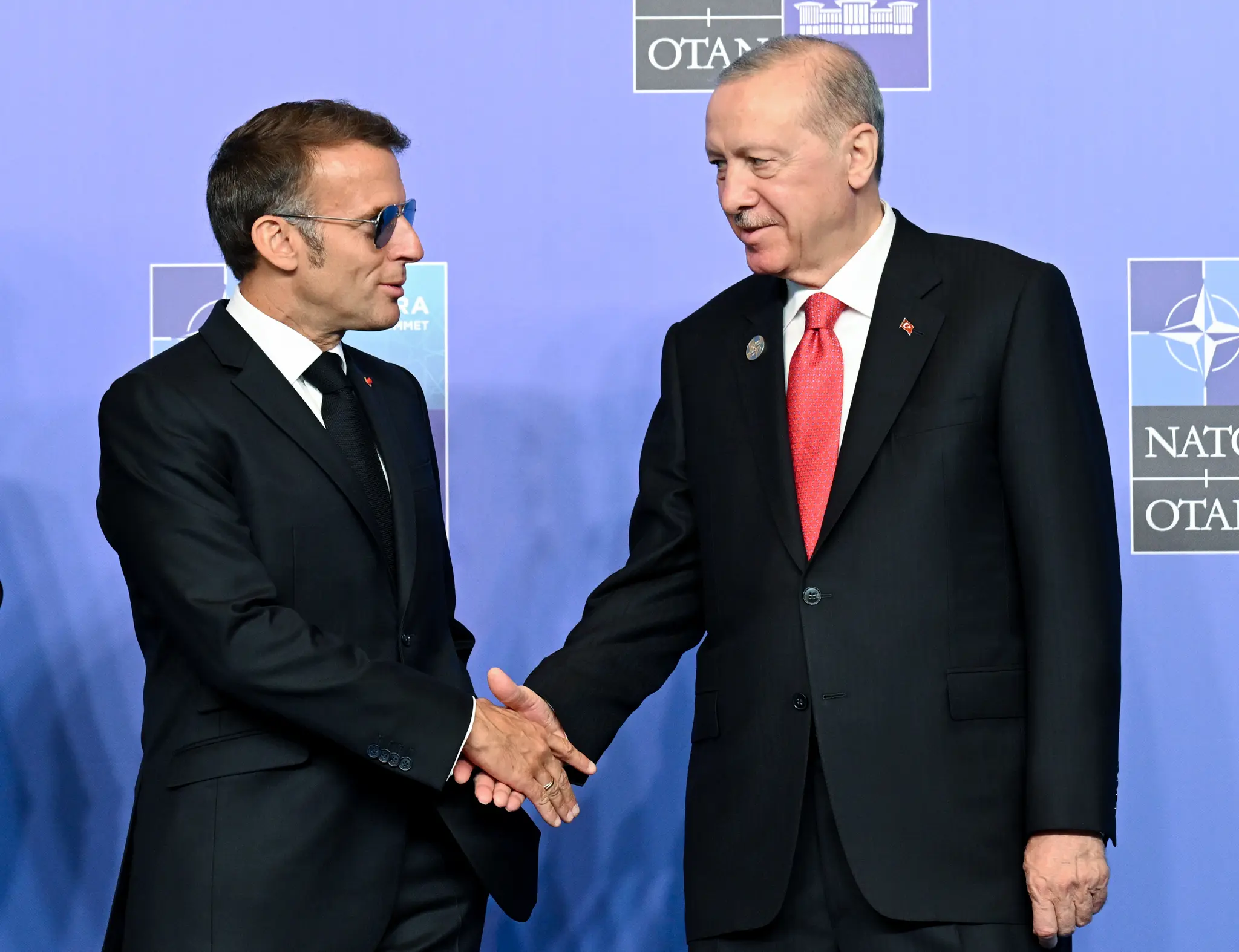 Macron resmi hesabından paylaştı! Cumhurbaşkanı Erdoğan, Fransa'ya selam gönderdi