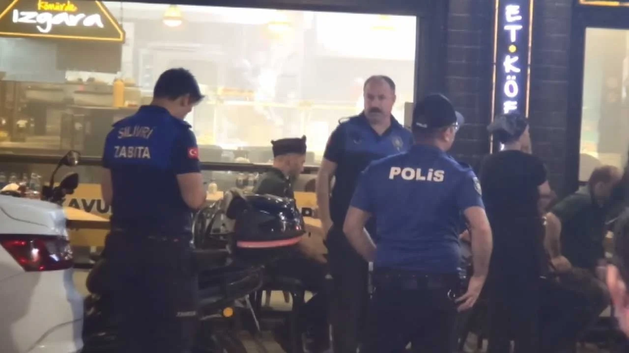 Silivri’de restoran yangını: 5 kişi dumandan etkilendi