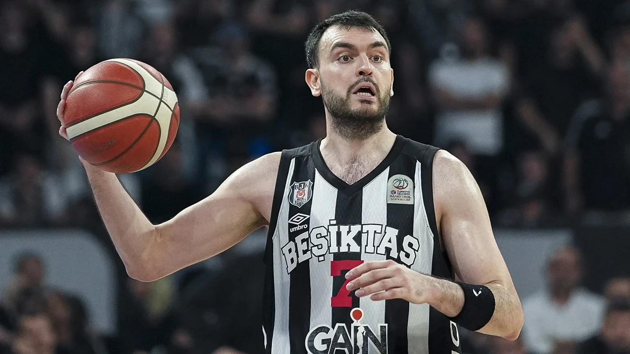 Trabzonspor Beşiktaş'tan ayrılan milli basketbolcuyu kadrosuna kattı