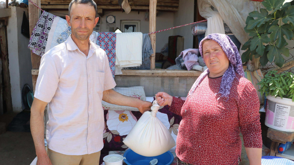 NATO liderlerine ikram edilen yanık Denizli yoğurdunun yapımı emek istiyor