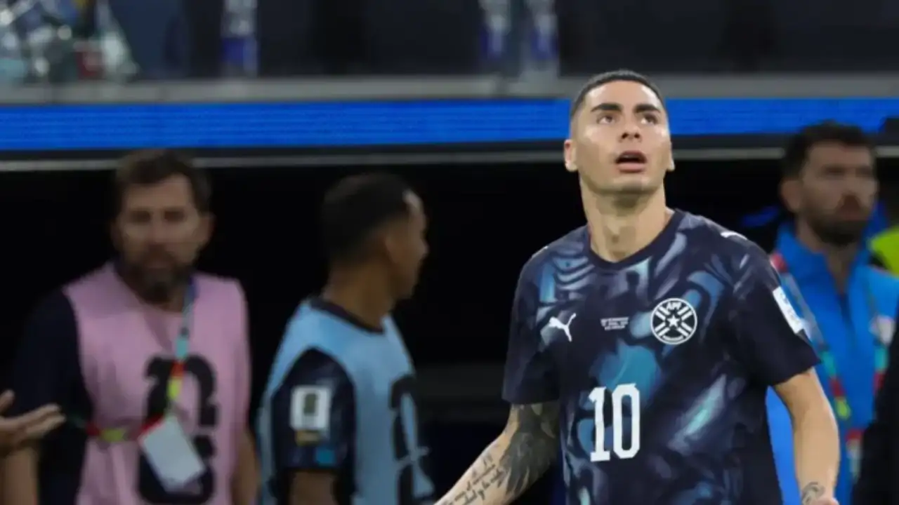 Almiron'un kırmızı kartı, FIFA Dünya Kupası'nda ilk