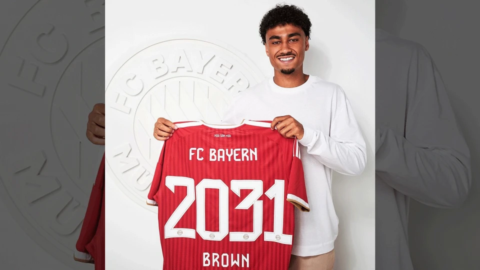 Transfer haberleri: Bayern Münih, Nathaniel Brown'u transfer ettiğini açıkladı