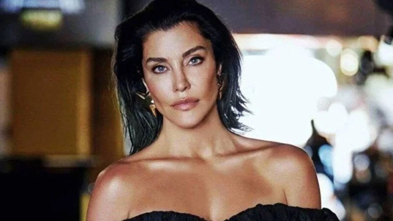 Deniz Akkaya gözaltına alındı
