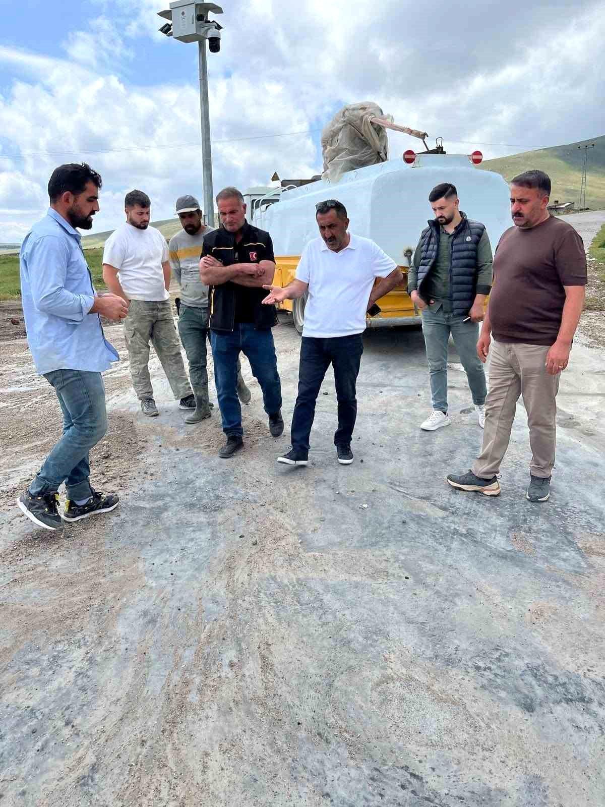 Kars'ta köy yolları konfora kavuşuyor: 9,5 kilometrelik asfalt çalışması başladı