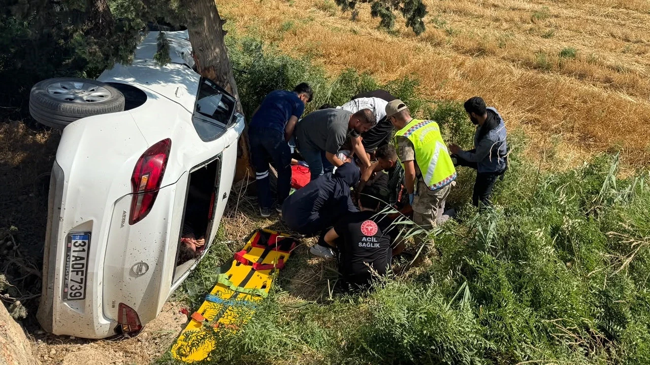 En mutlu günleri kabusa döndü: Düğün dönüşü feci kaza: 3 çocuk 7 yaralı