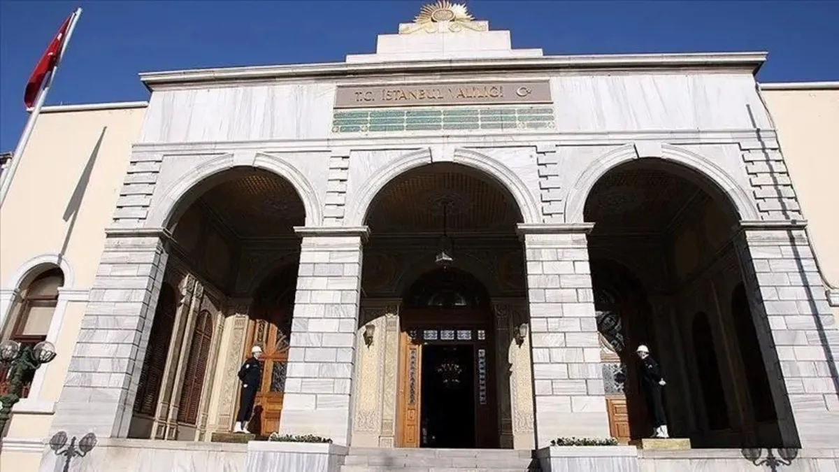 İstanbul Valiliği'nden kent genelinde havai fişek ve meşale yasağı