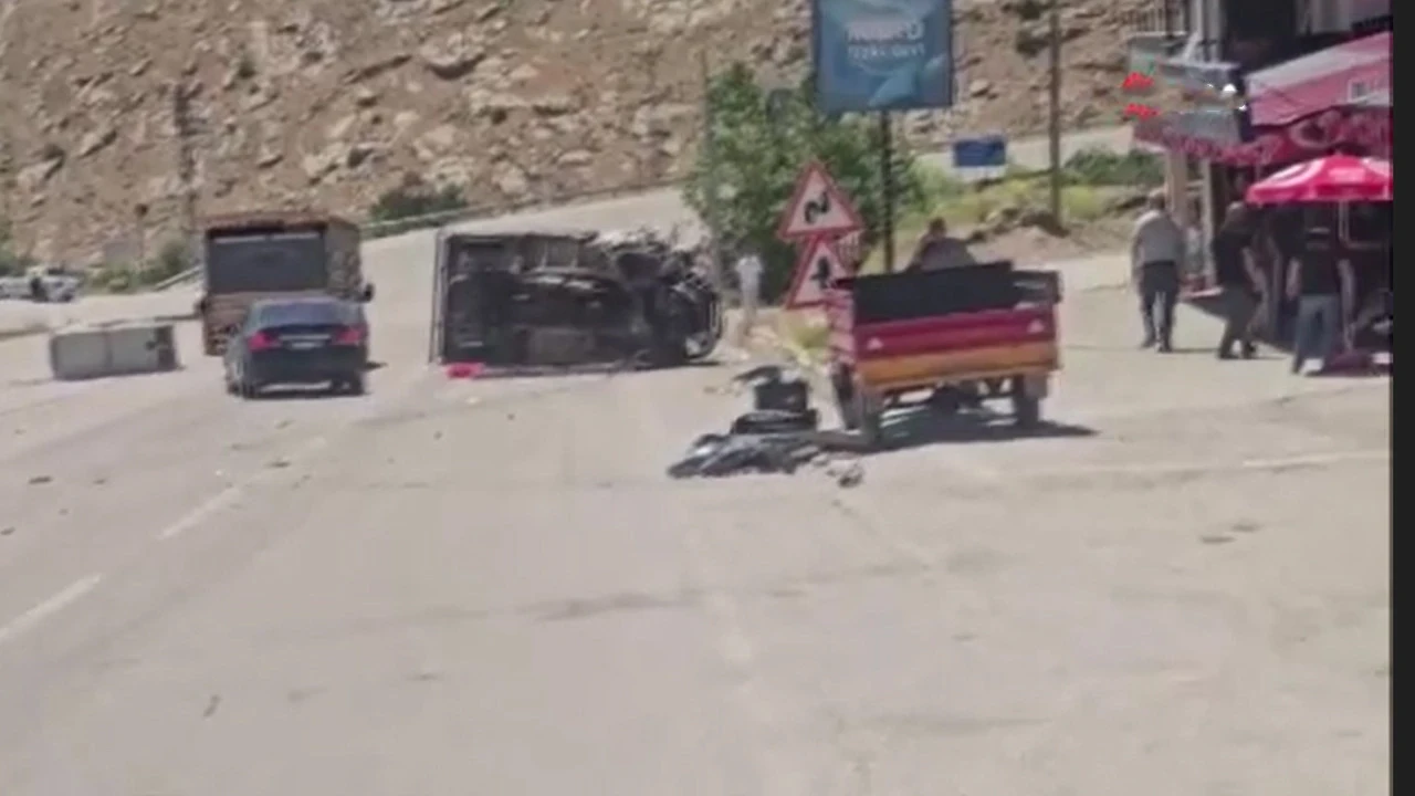 Kazayı görenler gözlerine inanamadı: Malatya karayolunda dehşet anları: 3 yaralı