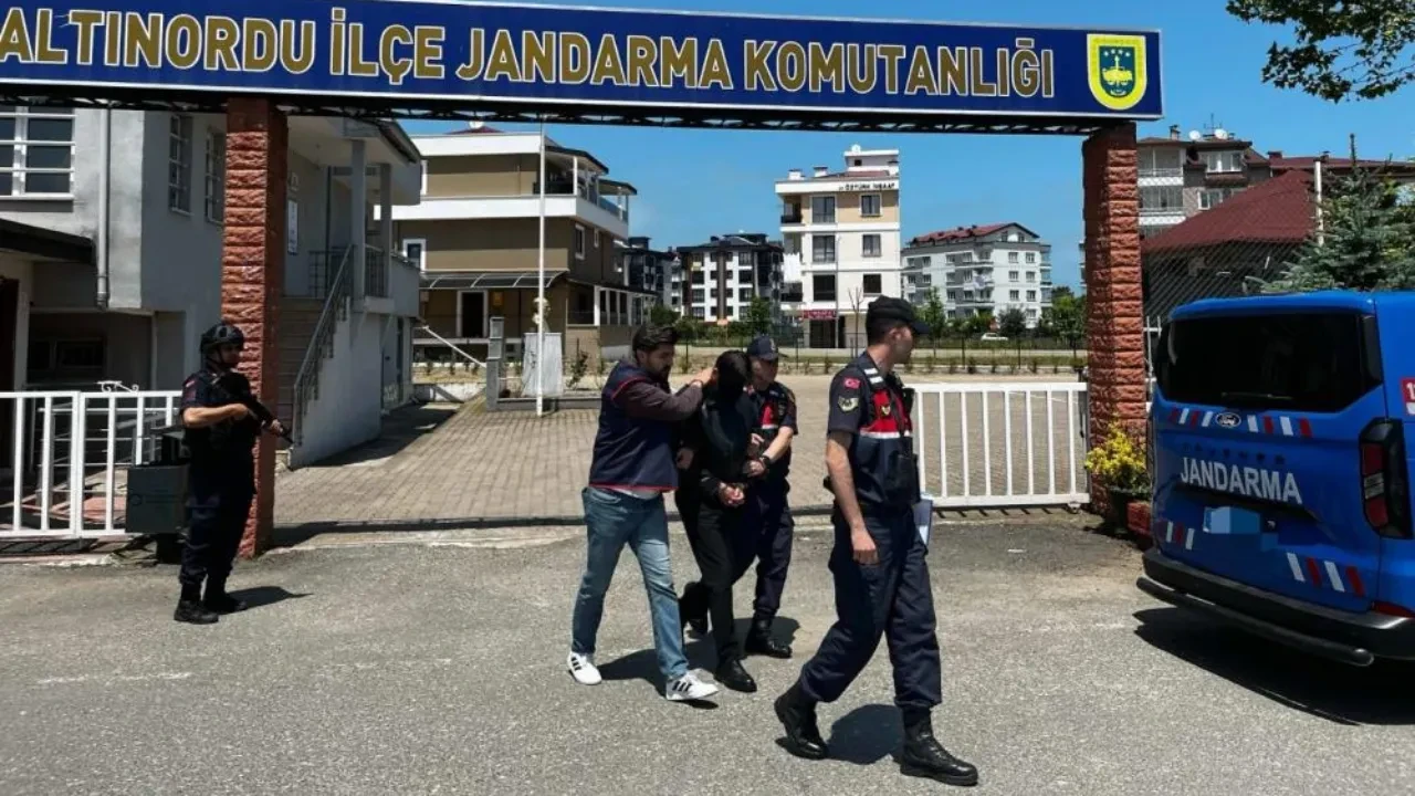 Terör örgütü bağlantısı var dedi, yaşlı kadını kandırdı: Dolandırıcının üzerinden çıkanlar dudak uçuklattı