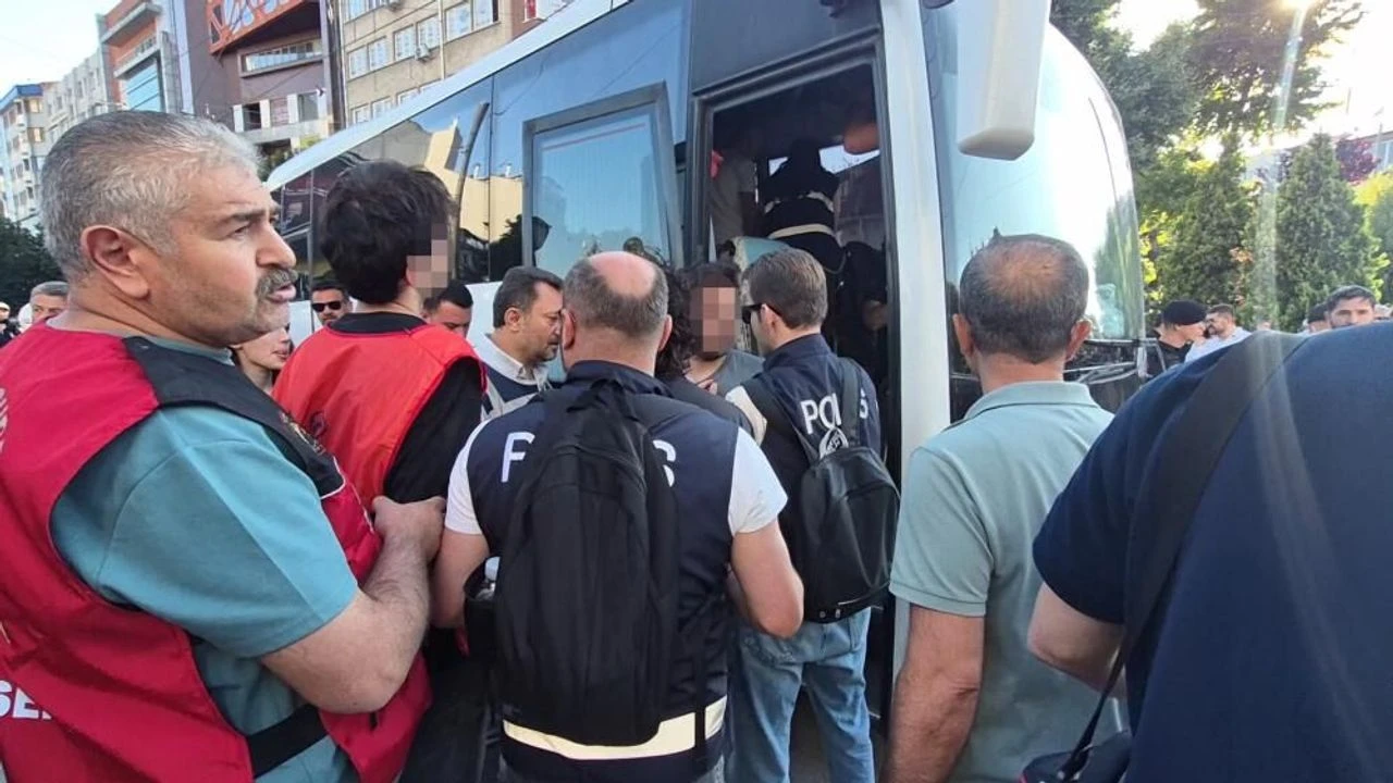 Eskişehir'de izinsiz eylem yapan gruba polis müdahale etti: 35 gözaltı