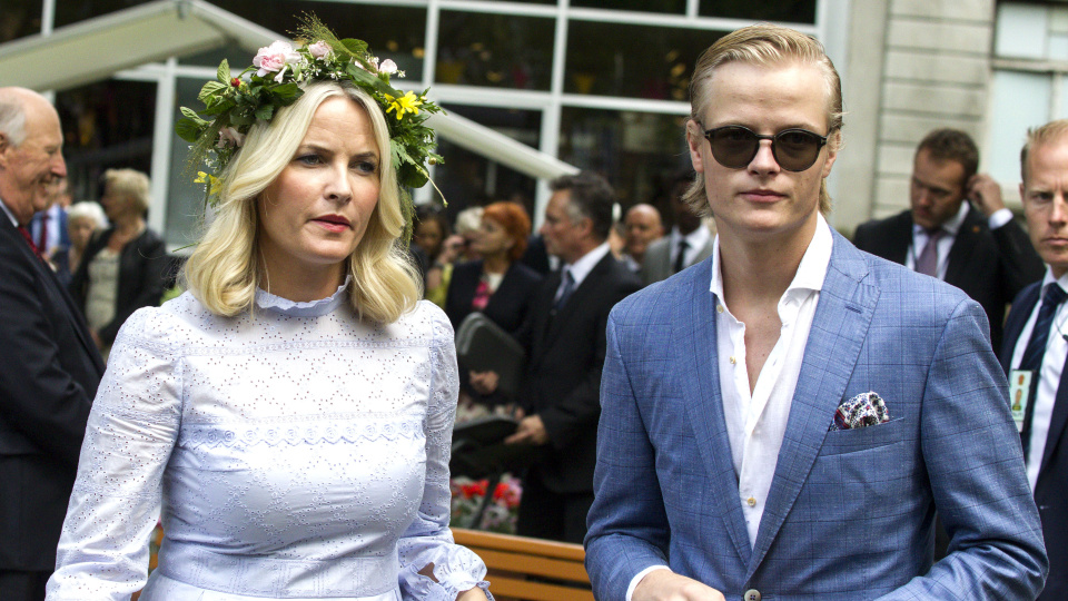 Norveç Veliaht Prensesi Mette-Marit'in oğlu cinsel saldırıdan suçlu bulundu