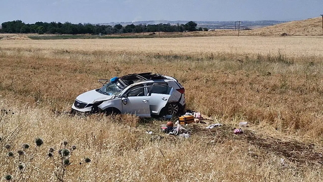 Diyarbakır’da cip tarlaya düştü: 1'i ağır 5 yaralı