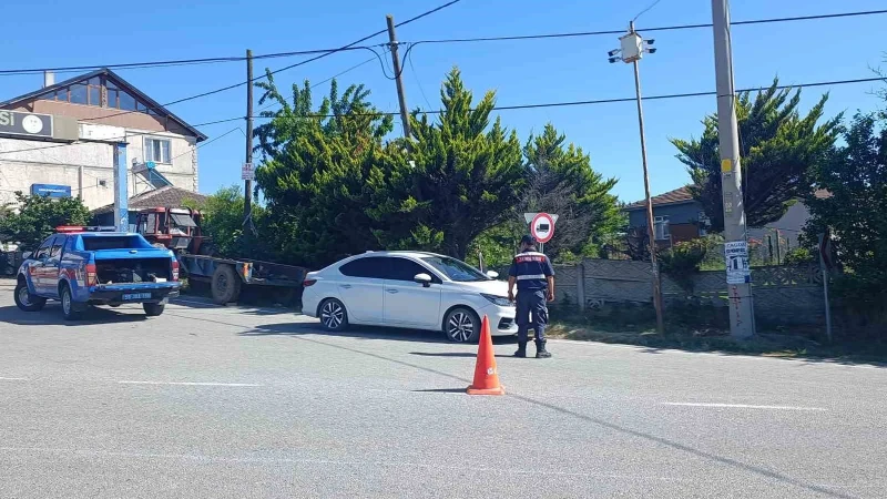Otomobilde korkunç olay: Genç kız başından vurulmuş halde bulundu
