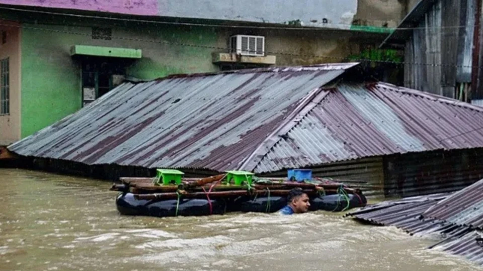 Bangladeş'te sel ve heyelan: 44 ölü, 1 milyondan fazla etkilendi