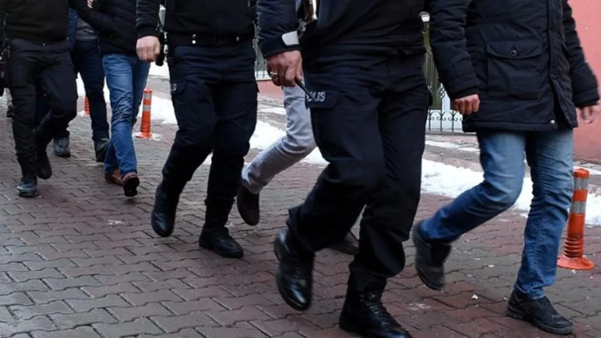 Antalya'da rüşvet ve kaçakçılık operasyonu: 27 gözaltı