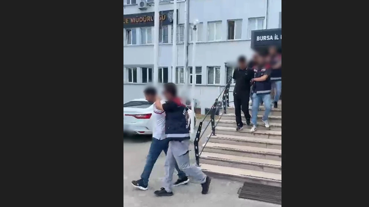 Senaryoyu polis yazdı, şebeke oynadı: Film gibi operasyonla çete çökertildi