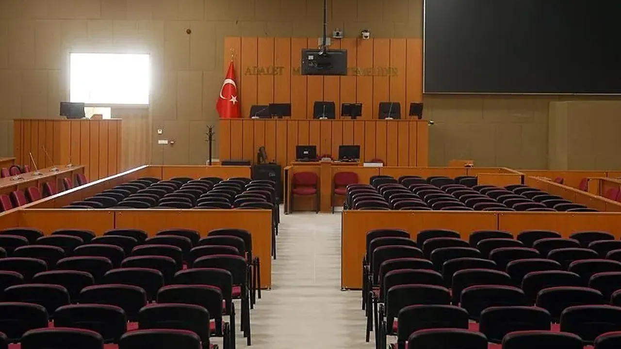 15 Temmuz'a "tiyatro" dediği iddia edilen 2 CHP'li hakkında karar! Mahkeme adli kontrol verdi