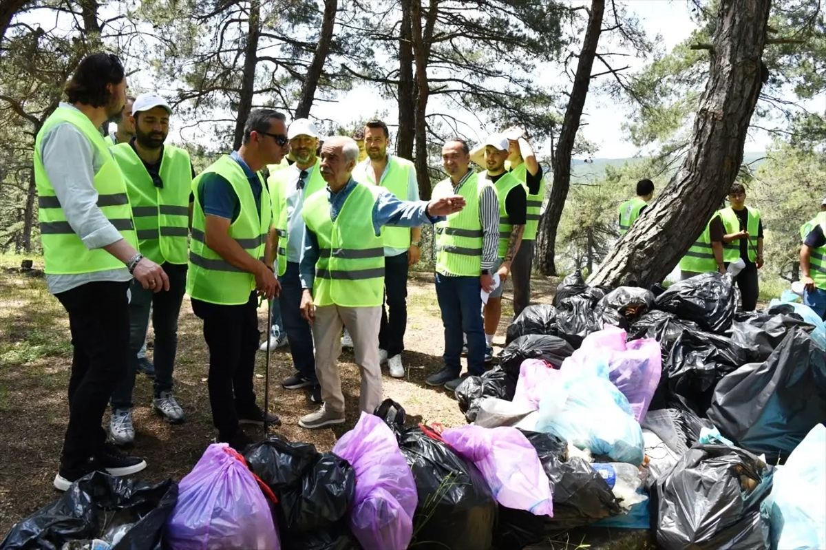 Keşan Dokuzdere Göleti'nde çevre temizliği yapıldı