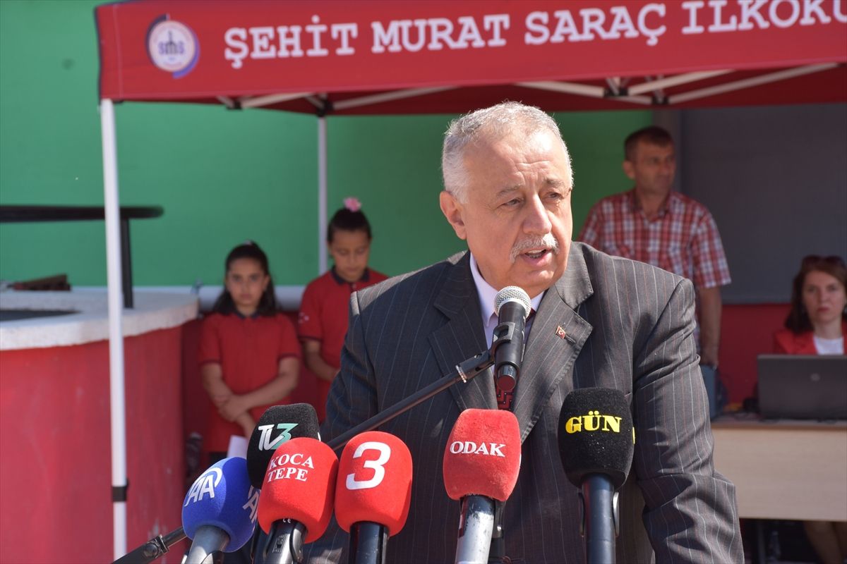 Konya, Karaman, Aksaray ve Afyonkarahisar'da karne heyecanı