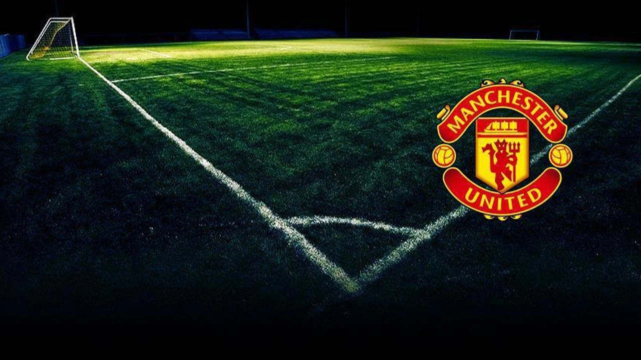 Manhester United resmen duyurdu: 3 futbolcuyla yollar ayrıldı