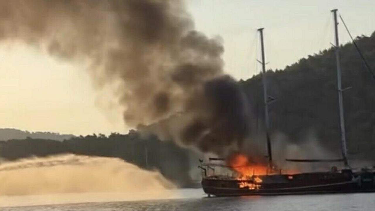 Göcek'te tekne yangını