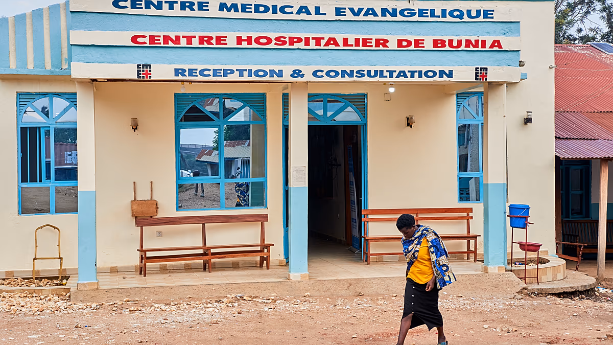 İlk Bundibugyo Ebola aşısı İngiltere’de insan denemelerine başlıyor