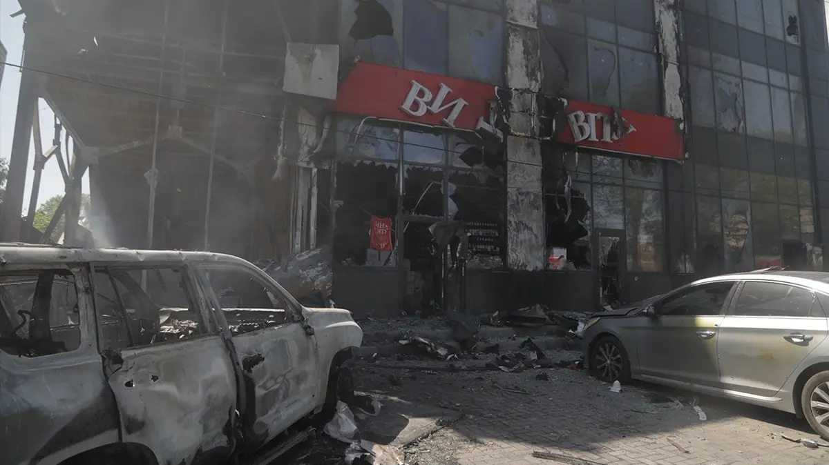 Rus füzeleri Odessa'yı vurdu: Ölü ve yaralılar var