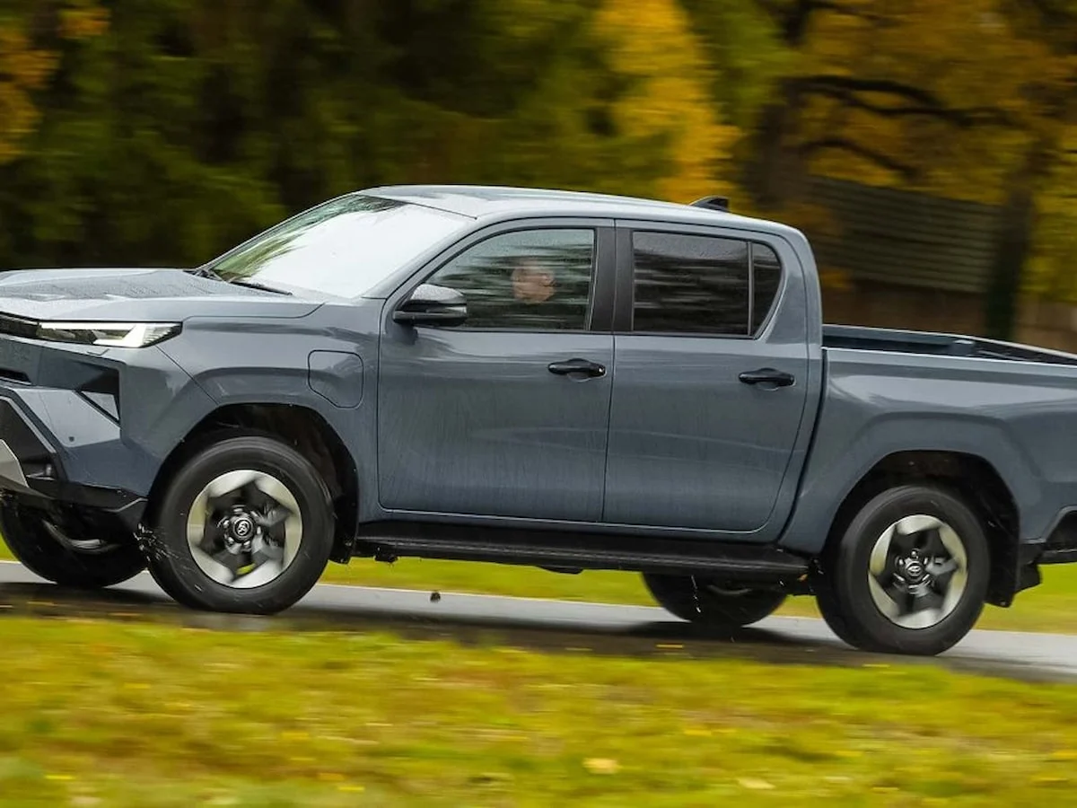Toyota efsanesi Hilux geri dönüyor: Türkiye için tarih belli oldu
