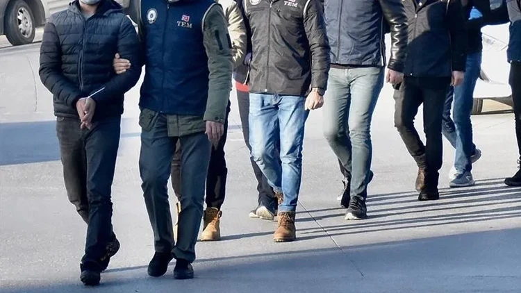 FETÖ operasyonuna 6 tutuklama