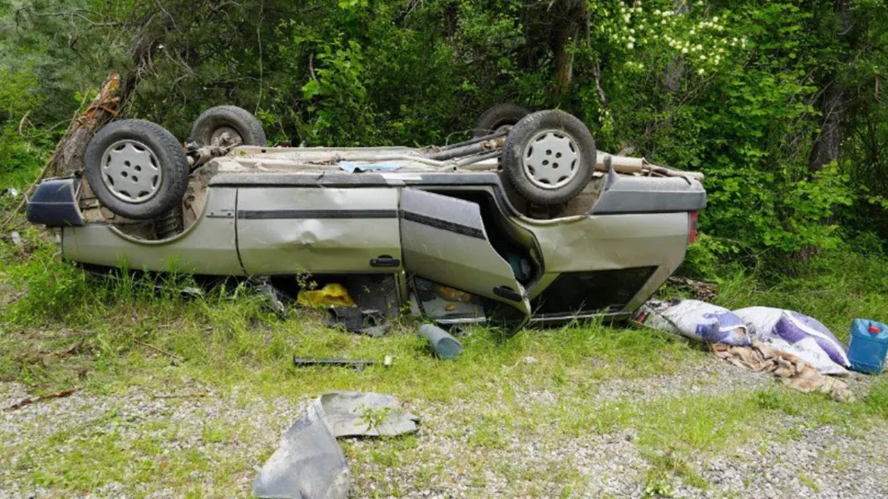 Kastamonu’da feci kaza: Otomobil takla attı, 2 kişinin durumu ağır