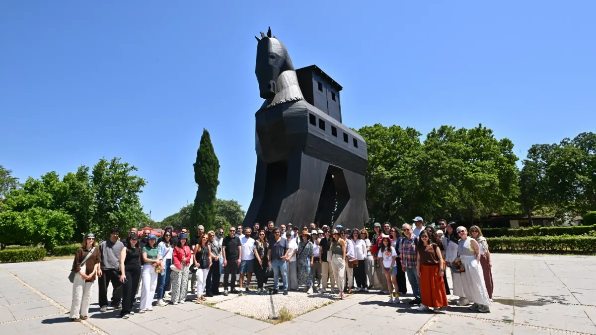 Biz burada yoğ iken: Troya’da zaman