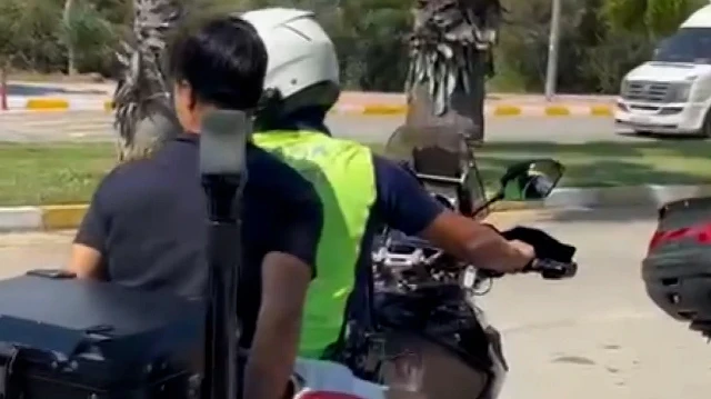Antalya'da polis ekipleri geç kalan öğrencileri sınava yetiştirdi